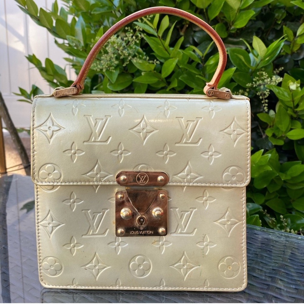 ISO - LV Springstreet!!